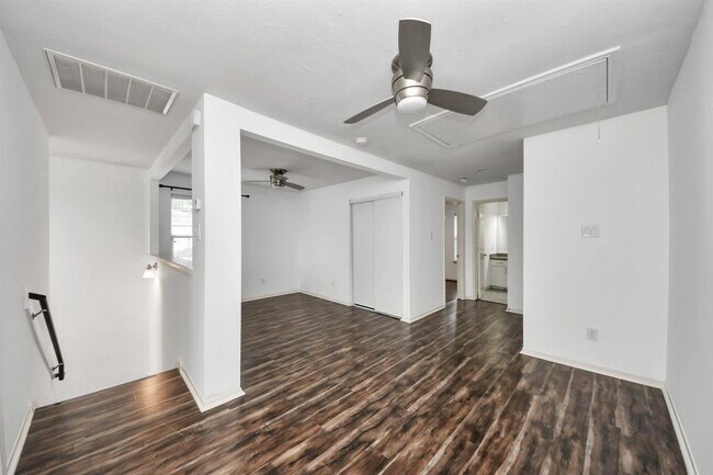 Building Photo - 3738 Lehall St