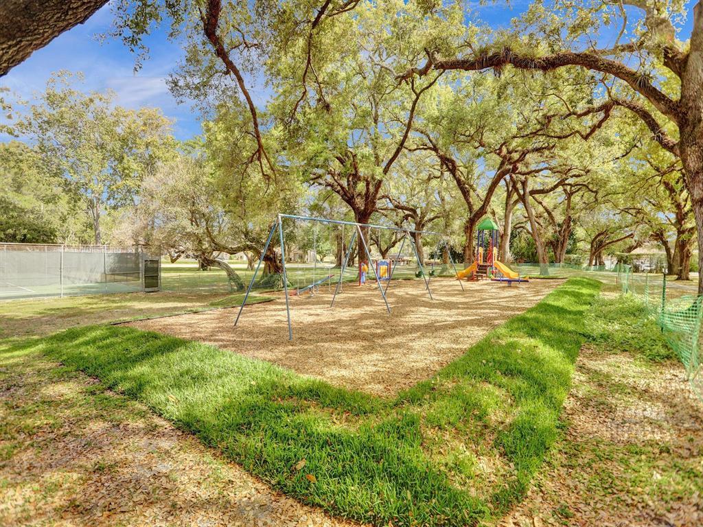 Building Photo - 9330 Lagoon Pl