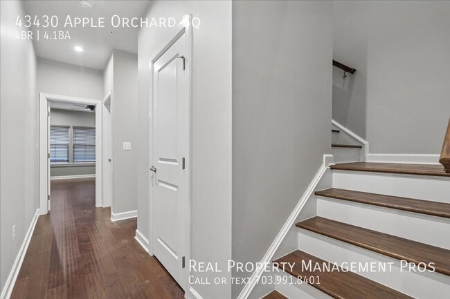 Building Photo - 43430 Apple Orch Sq