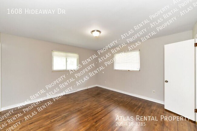 Building Photo - 1608 Hideaway Dr