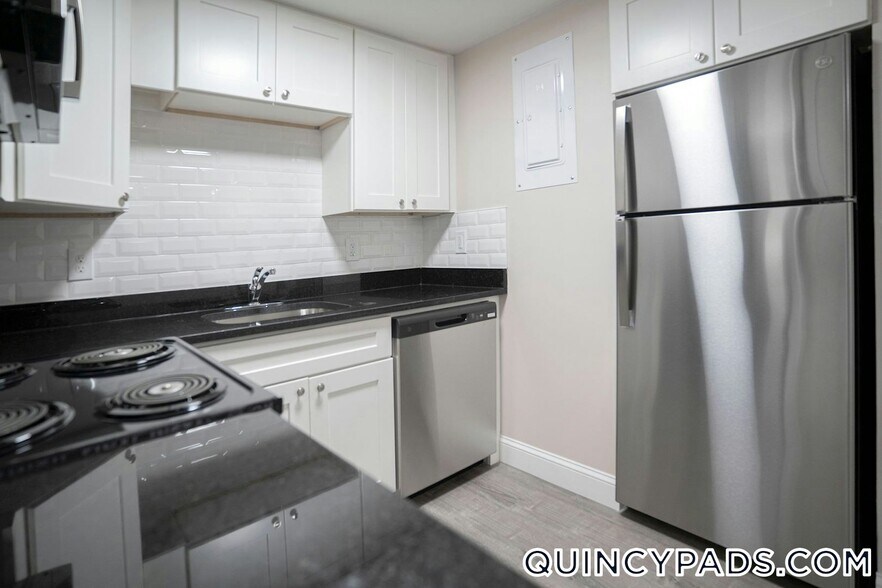 Building Photo - 22 Presidential Dr