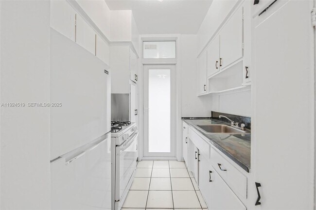 Building Photo - 1850 Meridian Ave