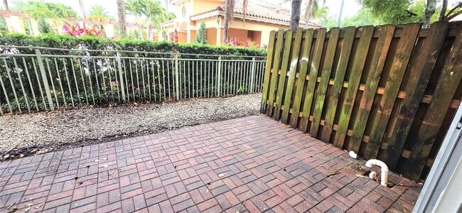 Building Photo - 4950 Tradewinds Ter