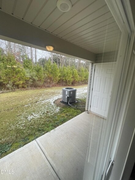 Building Photo - 2048 Wiggins Village Dr