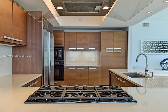 Building Photo - 3535 S Ocean Dr