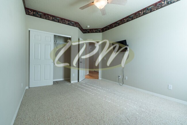 Building Photo - Spacious 3-Bedroom Home on 4.5 Acres – Pos...