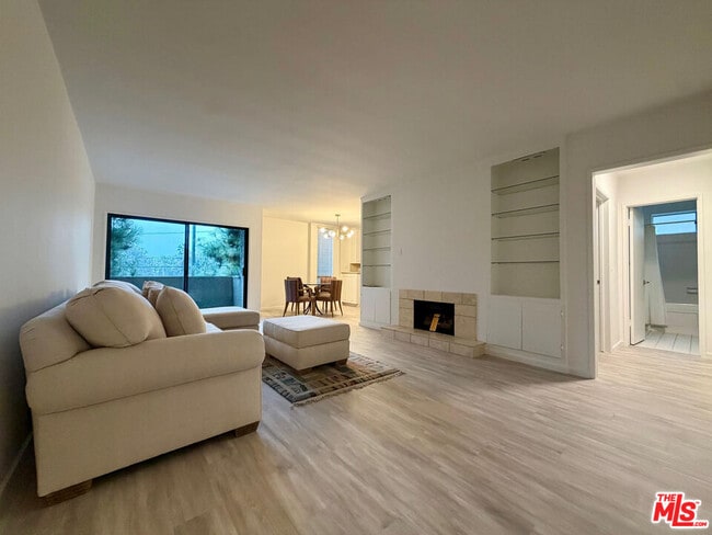 Building Photo - 16169 Sunset Blvd