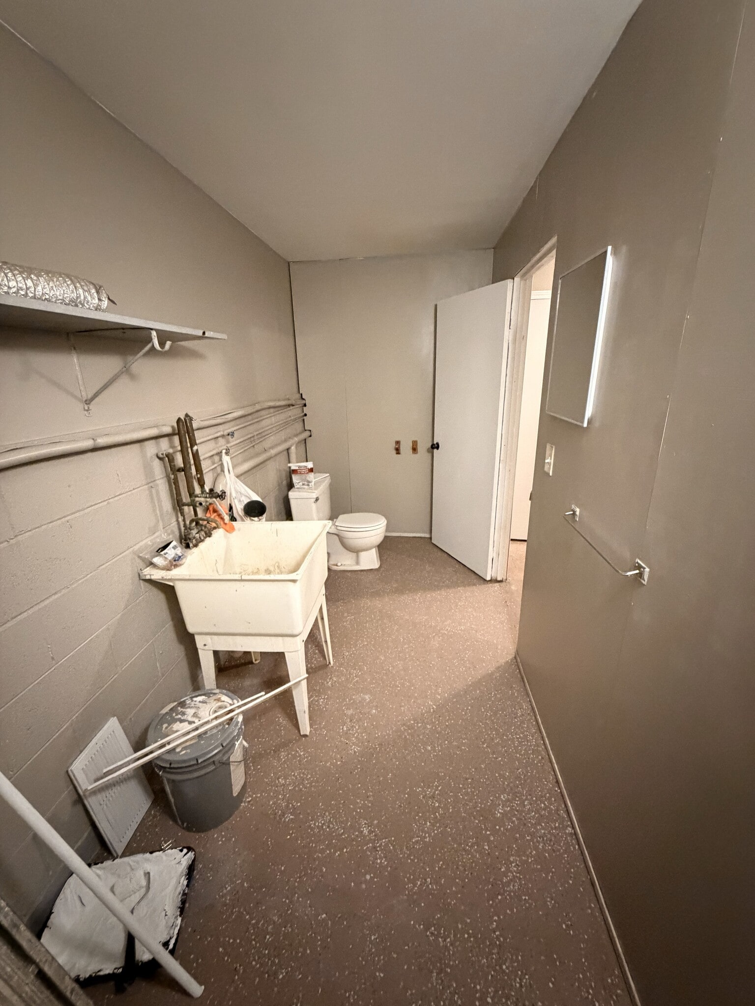 Building Photo - 7918 N Granville Rd