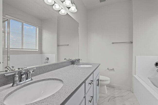 Building Photo - Beautiful 5 Bed / 3 Bath Single-Family Home in Lindon