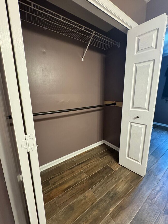 Building Photo - 2000/3 br/2.5 ba/bonus room/office 2,330 sqft
