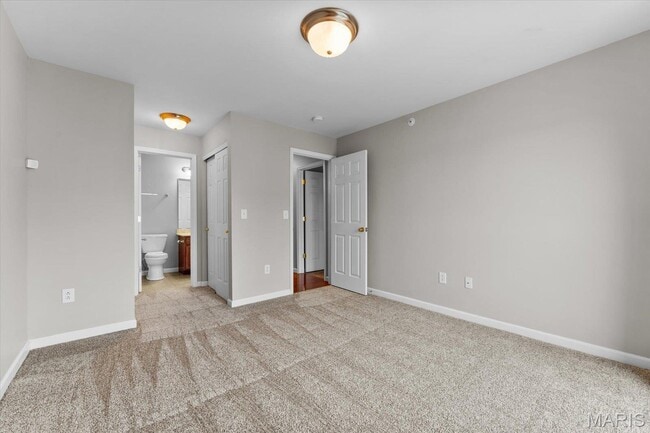 Building Photo - 729 Tower Grove Dr