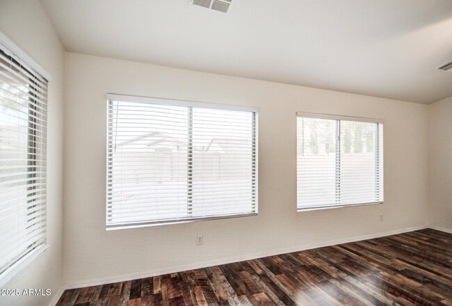 Building Photo - 2586 W Bartlett Way