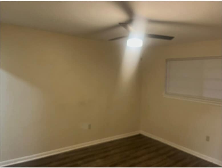 Building Photo - 4254 Southpark Dr