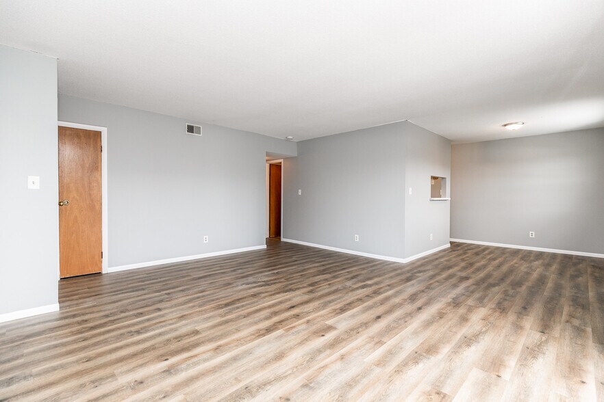 Building Photo - 404 21st Avenue Pl