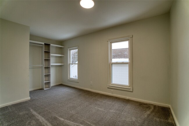 Building Photo - 1702 Lake St