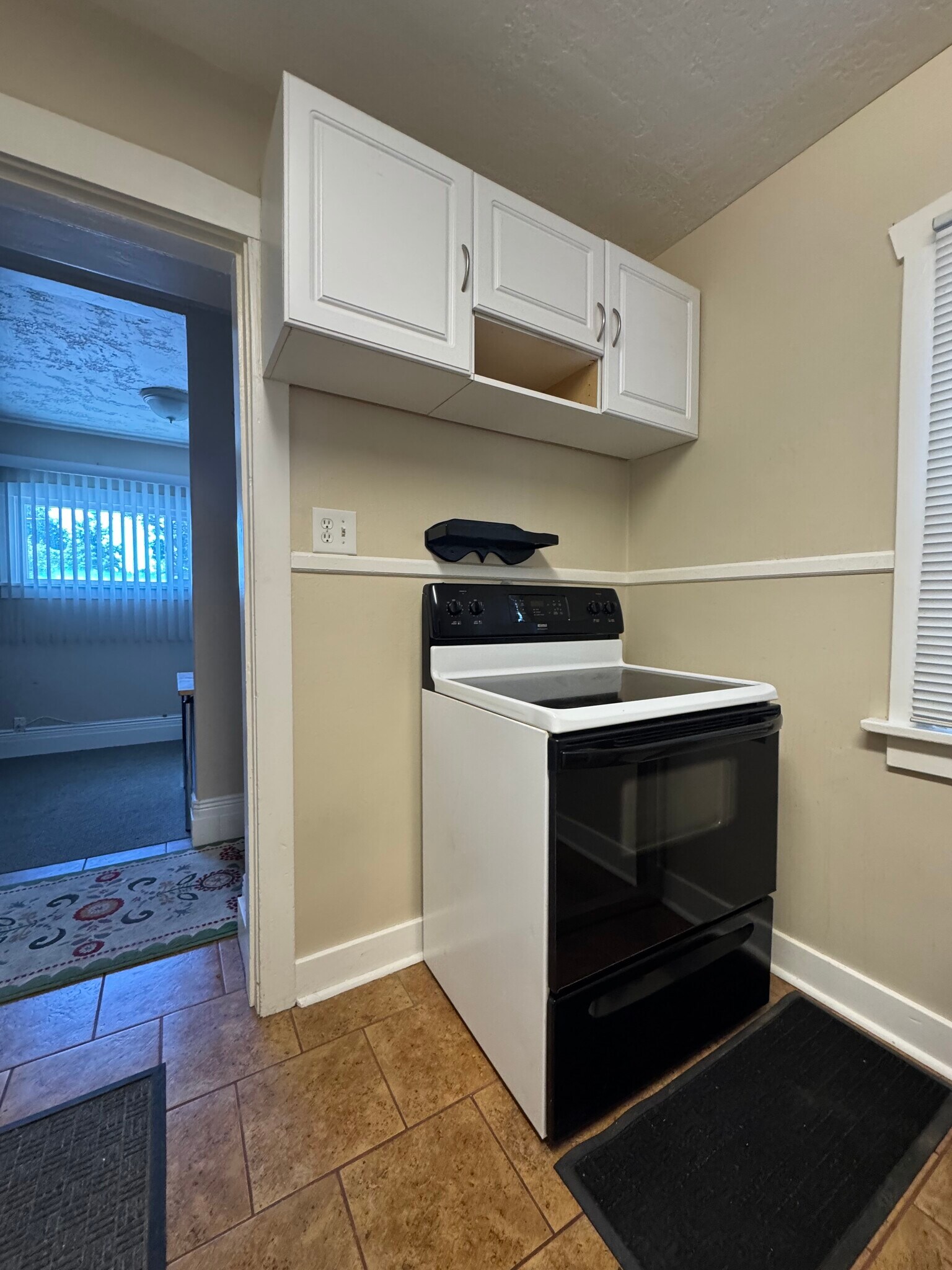 Building Photo - 732 S 900 E