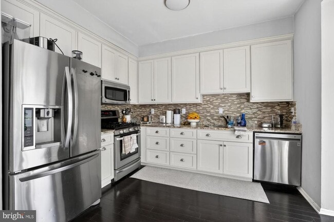 Building Photo - 313 Sage Ln