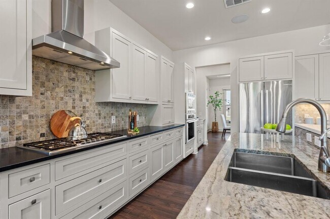 Building Photo - 3400 Tuscany Dr