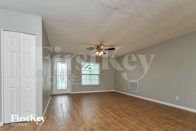 Building Photo - 6229 Florida Cir N