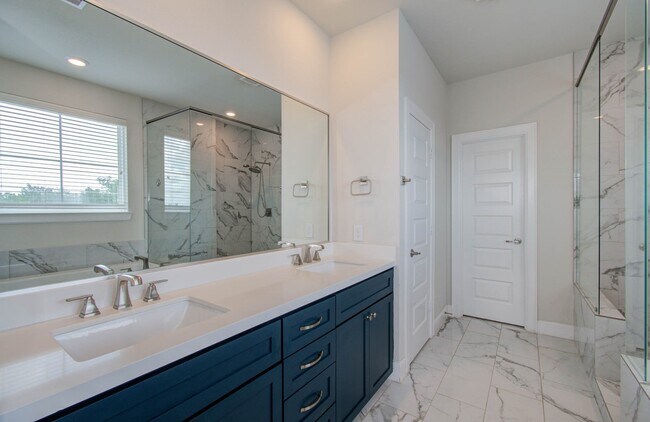 Building Photo - 2812 Grand Fountains Dr