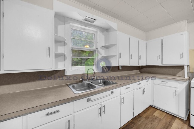 Building Photo - 1335 Hamilton Ave NW