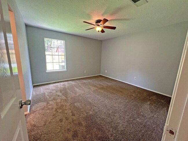 Building Photo - 3122 Glade Springs Dr