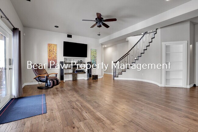 Building Photo - Stunning Home in the Ridge!!
