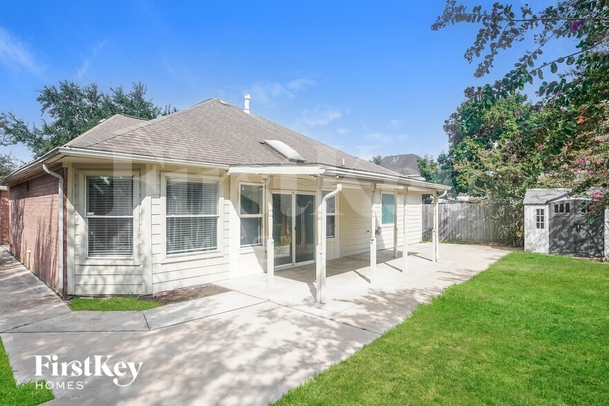 Building Photo - 10330 Claybrook Dr