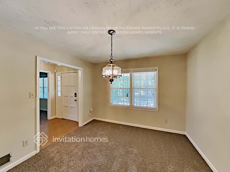 Building Photo - 3158 Larkspur Cir SW