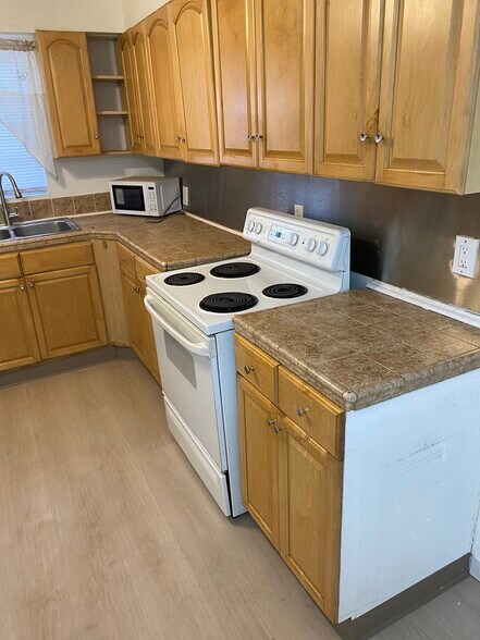 Building Photo - 1588 NE 110th St