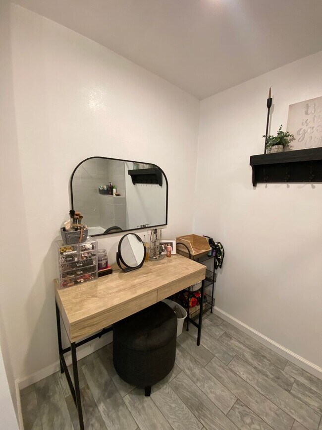 Building Photo - Gorgeous, Spacious 3 bed / 1 bath located near Encanto, San Diego!