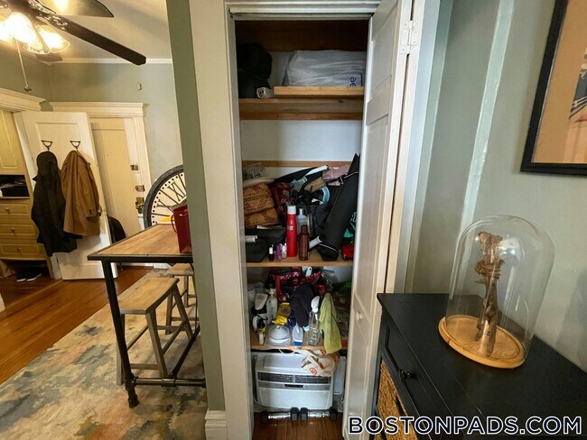 Building Photo - 64 Charlesgate E