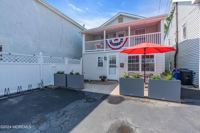 Building Photo - 509 8th Ave