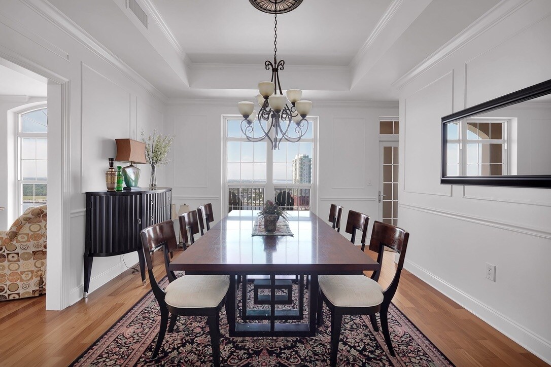 Building Photo - 400 E Bay St