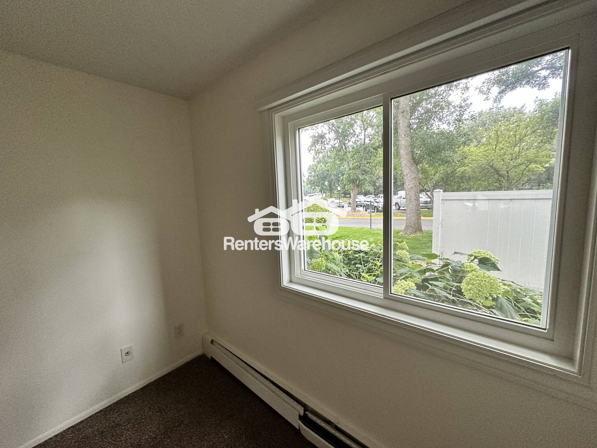 Building Photo - 1601 N Innsbruck Dr