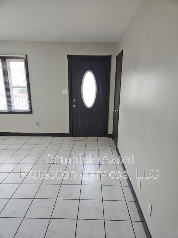 Building Photo - 3707 S Liverpool Rd