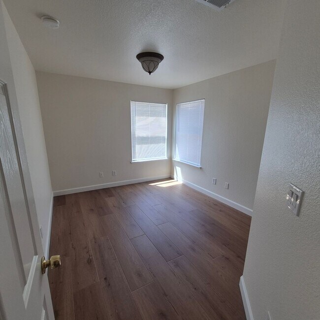 Building Photo - 5317 Buckwood Way
