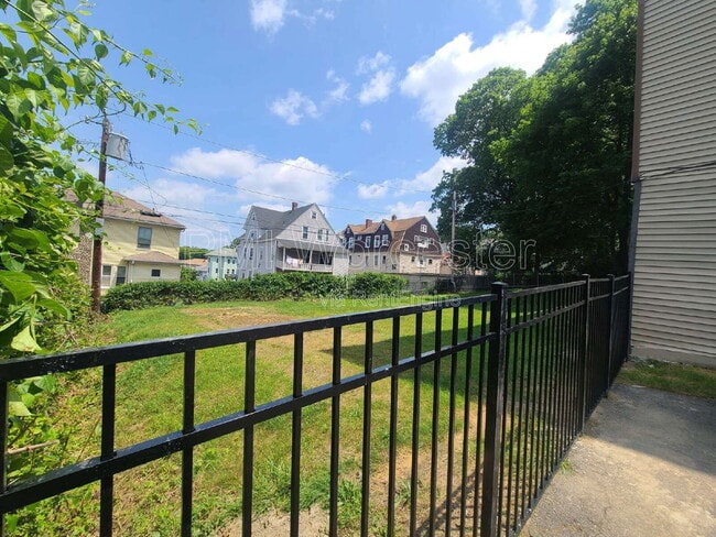 Building Photo - 73 Green Hill Pkwy