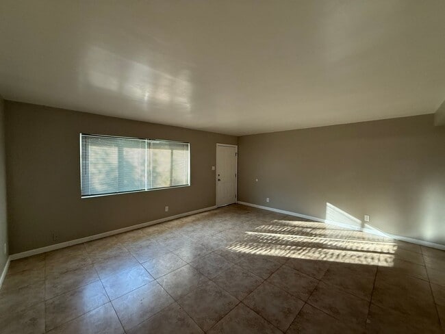 Building Photo - 606 Pierce St