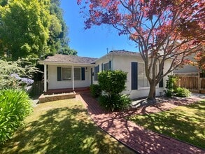 Building Photo - Charming Palo Alto Single-Story Home with Private Backyard