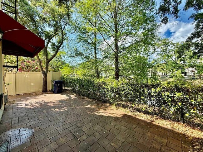 Building Photo - 505 S Tampania Ave