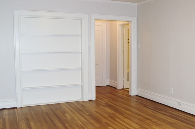 Building Photo - ELIZABETH APARTMENTS (ELIZ01)