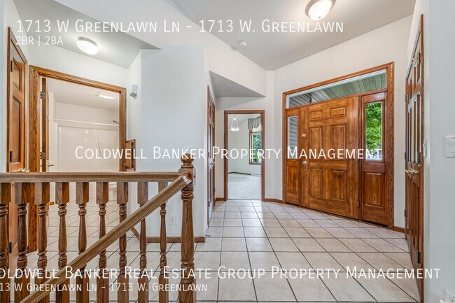 Building Photo - 1713 W Greenlawn Ln