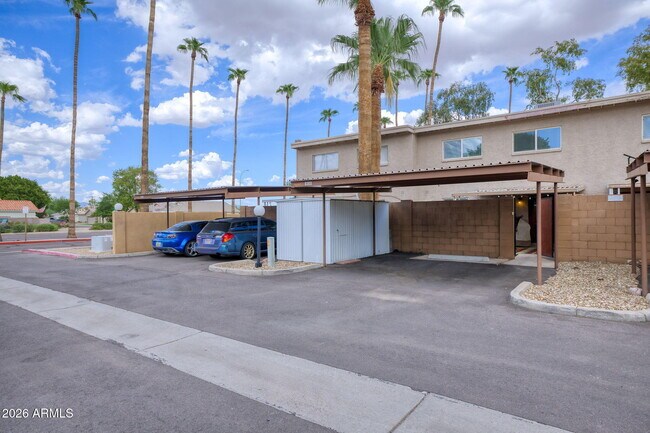 Building Photo - 8303 E Thomas Rd