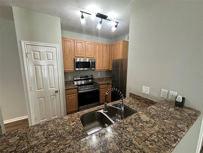 Building Photo - 2023 Gentryside Dr