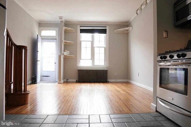 Building Photo - 3265 Salmon St