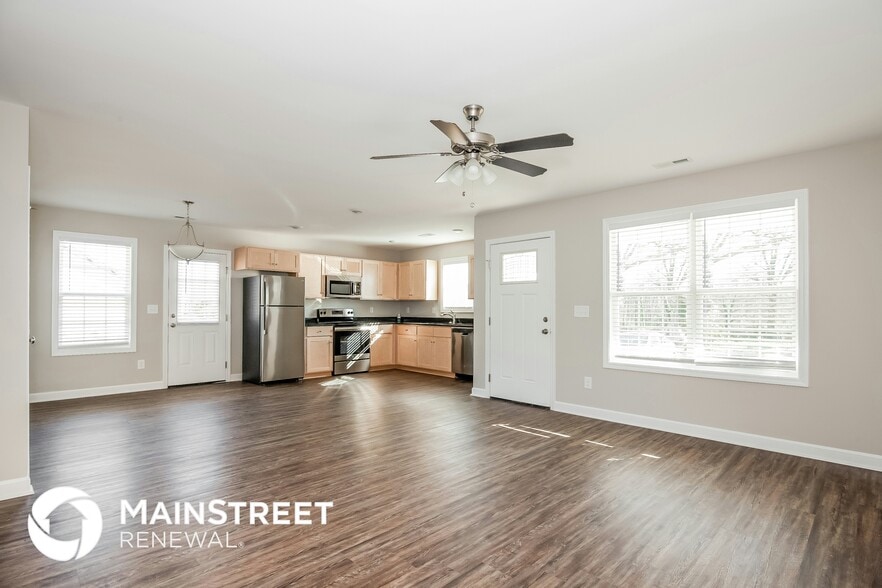 Building Photo - 388 Wood Ave