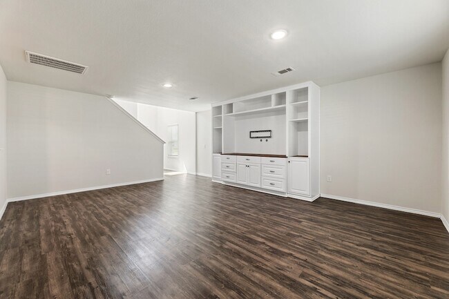 Building Photo - 5710 Pampus Prairie Rd