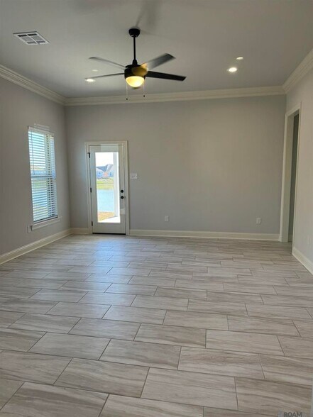 Building Photo - 10918 Denali Ave