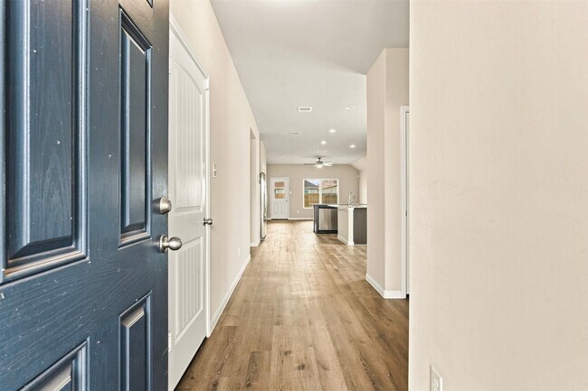 Building Photo - 5323 Brooklyn Rose Dr